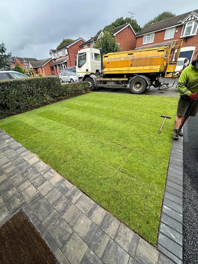 Lawns & Raised Beds